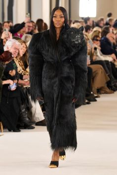 Schiaparelli Spring 2023 Couture @GoRunaway